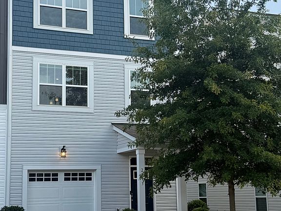 3rd image of 2313 Lazette Dr