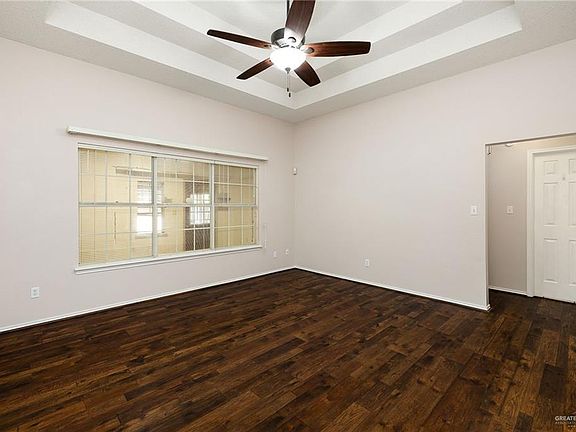 3rd image of 707 Diana Dr