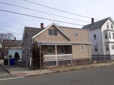 210 Grinnell St, Fall River, MA, 02721