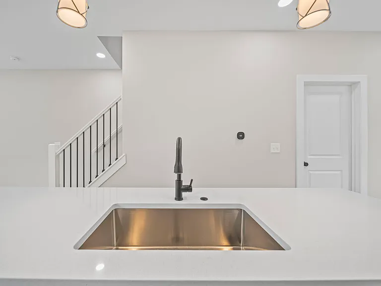 2589 Dayton Ave — Photo 16