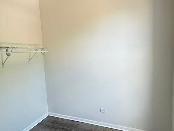 4th image of 3154 S May St