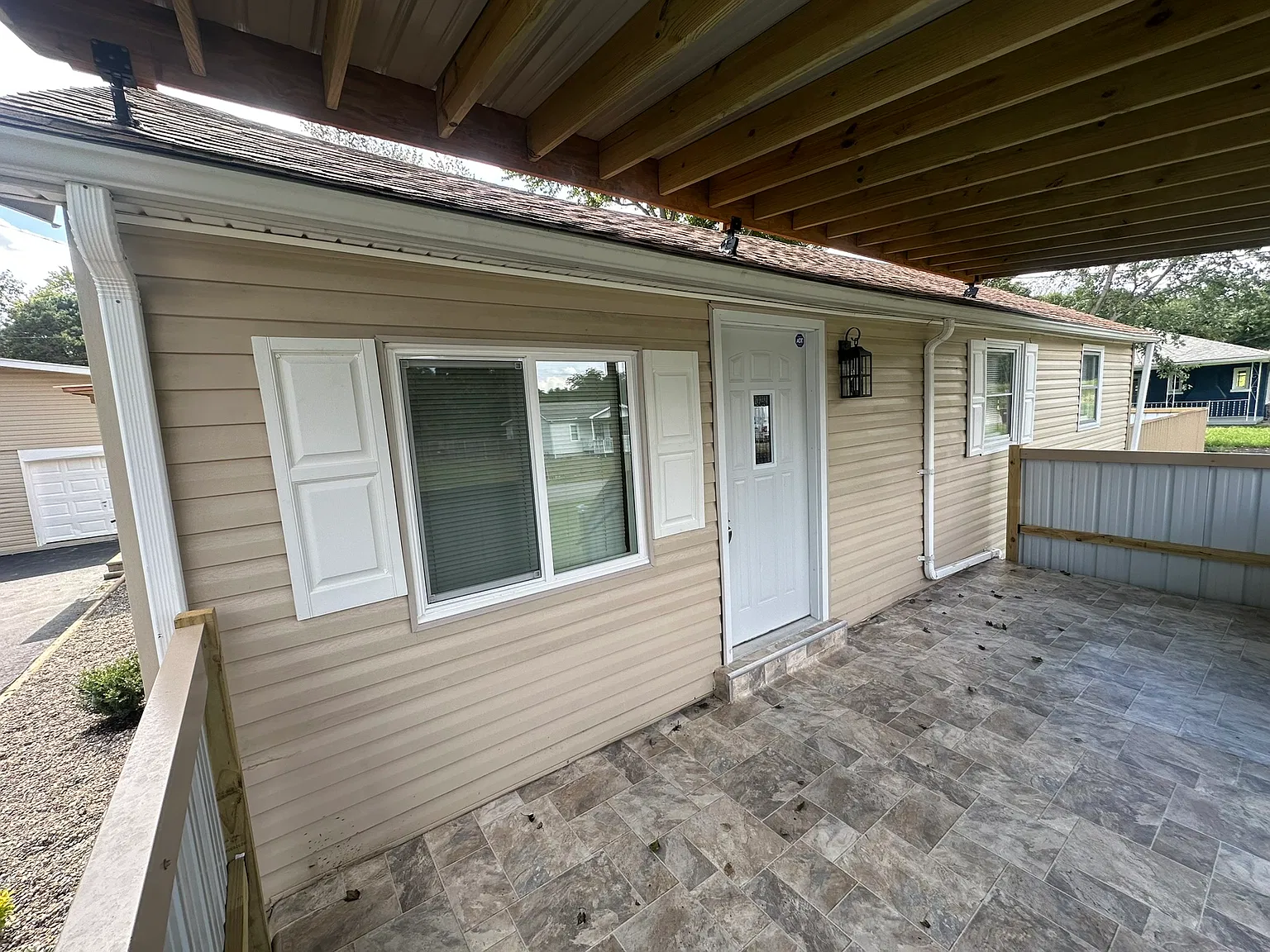 4 bed, 1150 sqft, $2,100 — Photo 3