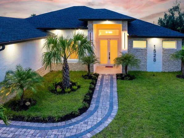1528 SW 15th Ave, Cape Coral, FL 33991