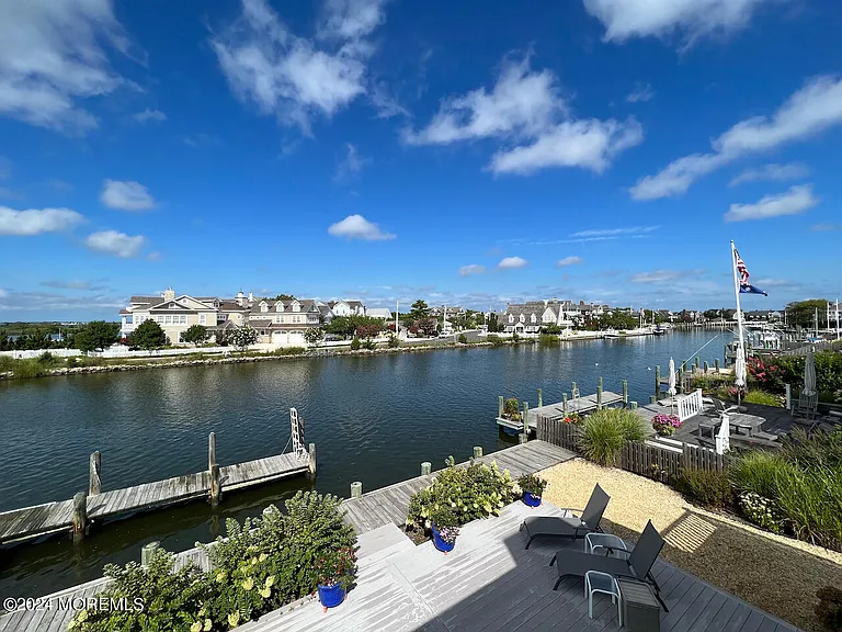980 Barnegat Ln — Photo 26