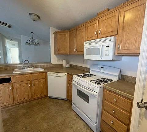 4th image of 320 Sunny Hills Dr