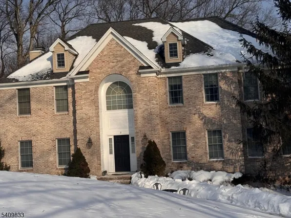 8 Overlook Rd, Randolph, NJ 07869