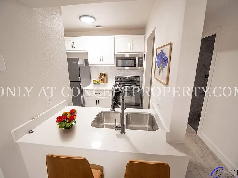 Lofts on 5th — Photo 108