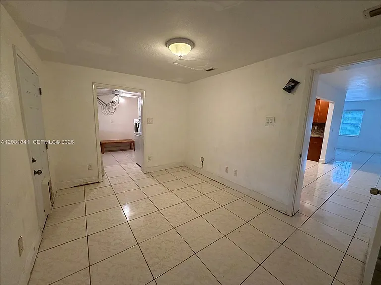 6318 SW 27th St — Photo 9