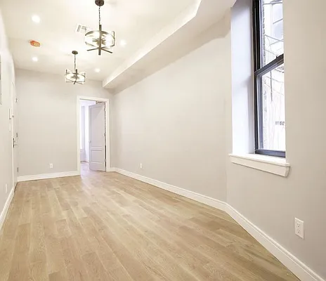 Rented by Tapiro Realty | media 1