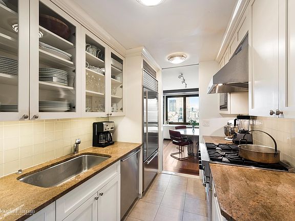3rd image of 50 E 89th St #17C
