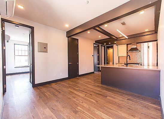 4th image of 370 Throop Ave #2C