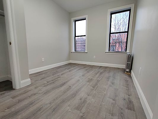 2nd image of 846 Beck St #C