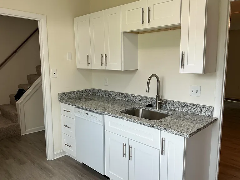 18 Wayside Ct — Photo 8