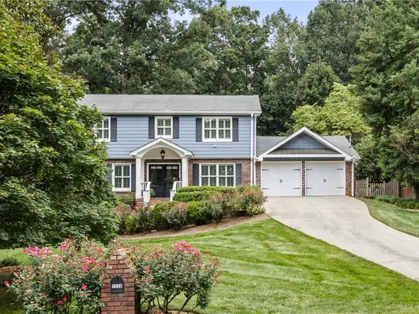 7230 Wynhill Dr, Sandy Springs, GA 30328