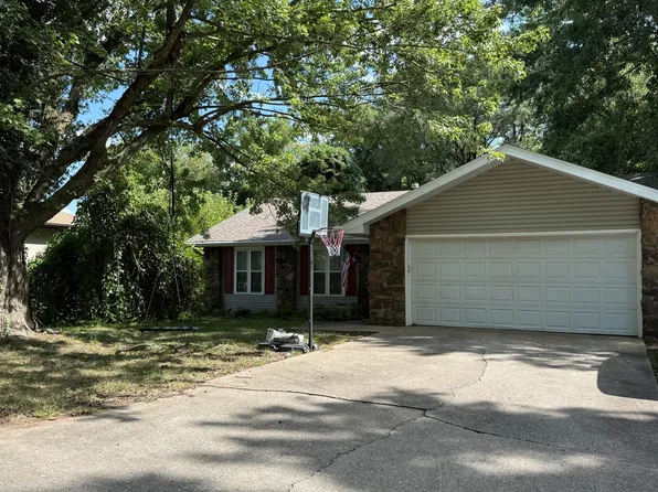 1014 W Woodland Drive, Republic, MO 65738