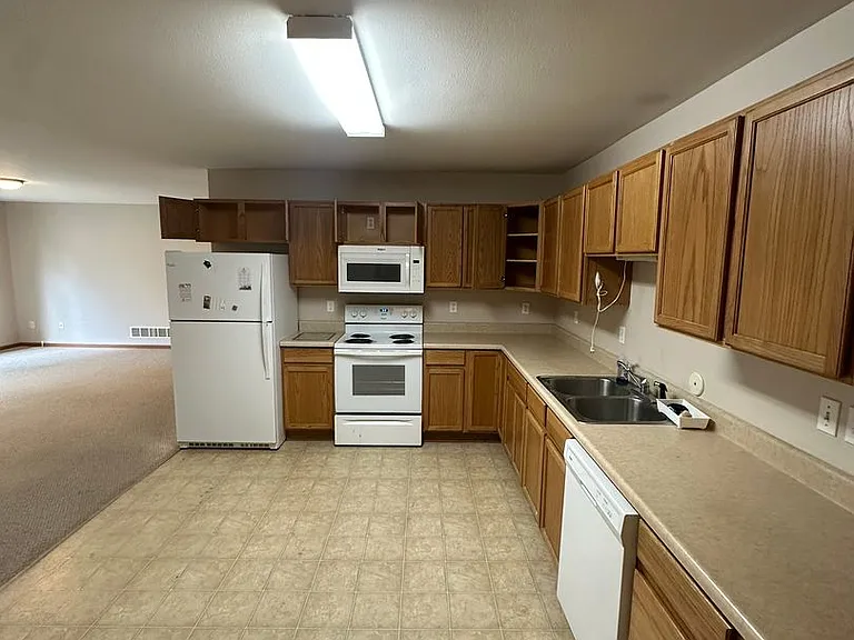 Kruse - 3209-11 Polaris Dr. — Photo 6
