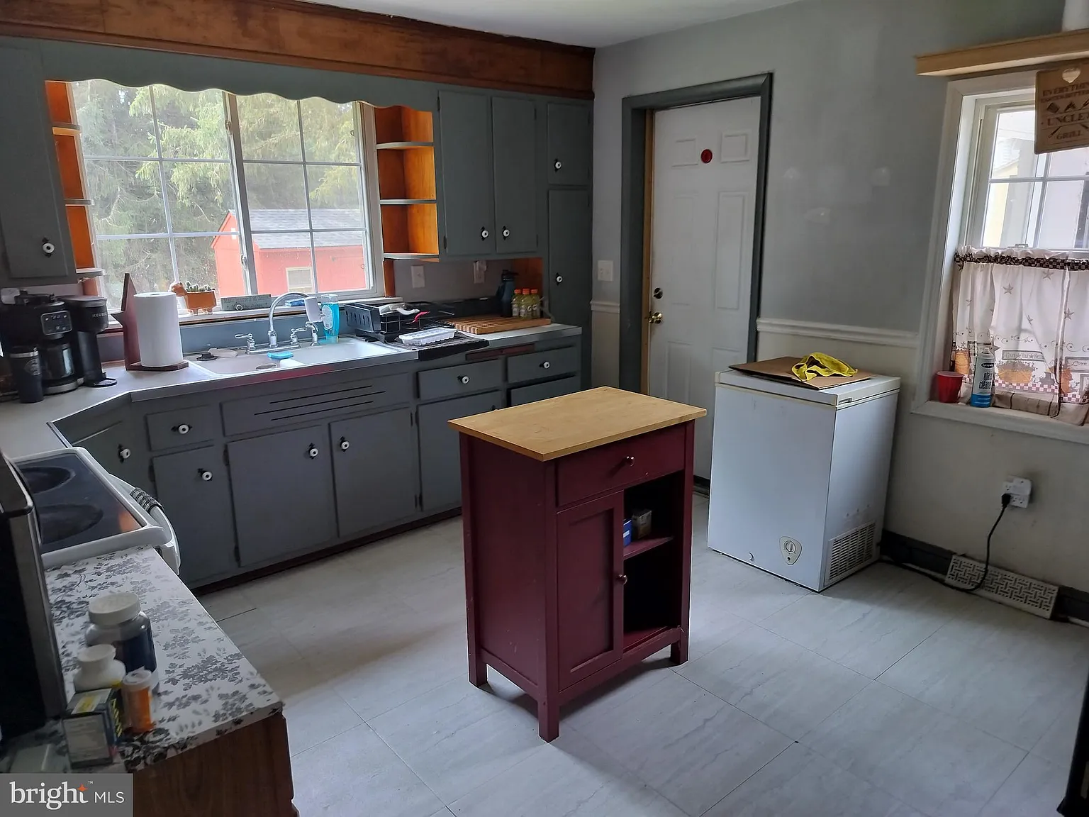 3 bed, 1591 sqft, $2,400 — Photo 3