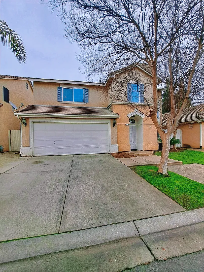 7570 N Trellis Cir photo 1