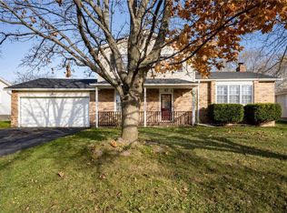 67 Long Wood Dr, Rochester, NY 14612
