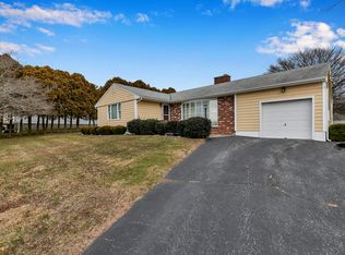 12 Marlin Dr, Waterford, CT 06385