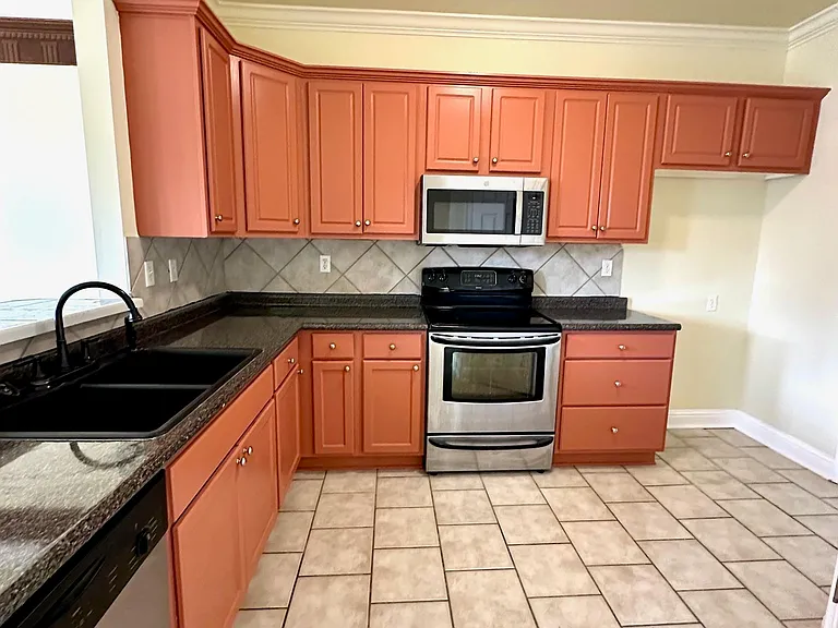 18163 Pinehurst Dr — Photo 10