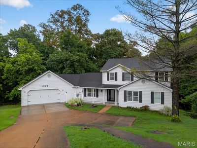 1230 Woodridge Trails Dr, Fenton, MO, 63026