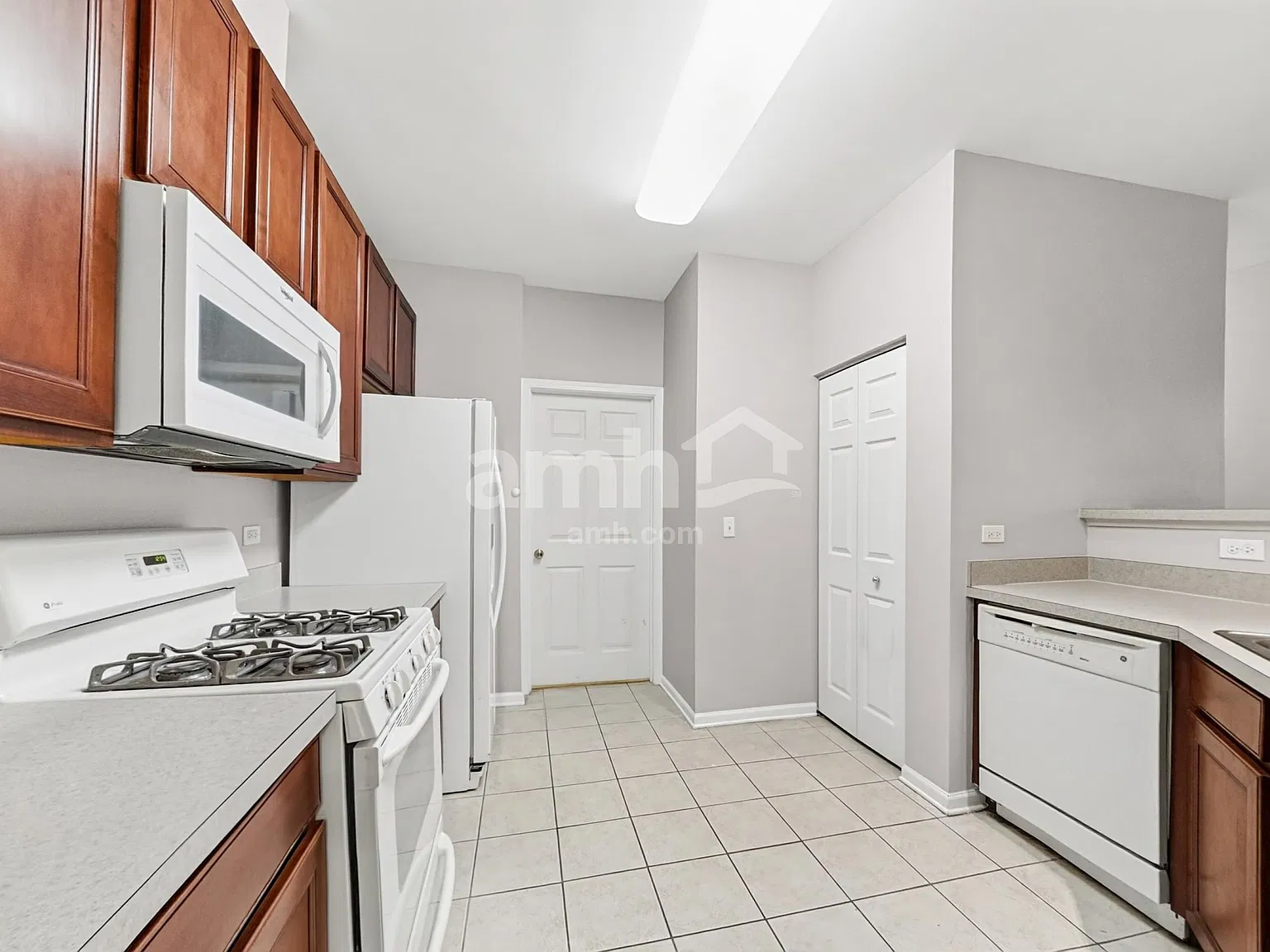 2 bed, 2.0 bath, 1283 sqft, $2,175 — Photo 4