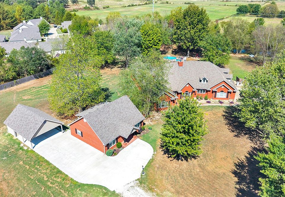 1st image of 4005 N Old Wire Rd