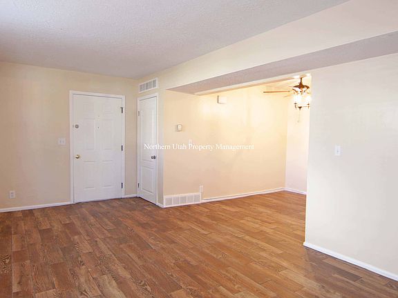 4 Front Room View 3_10042017