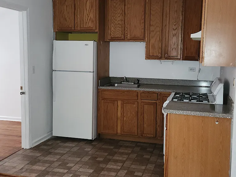 3215 N Cicero Ave #210 — Photo 7