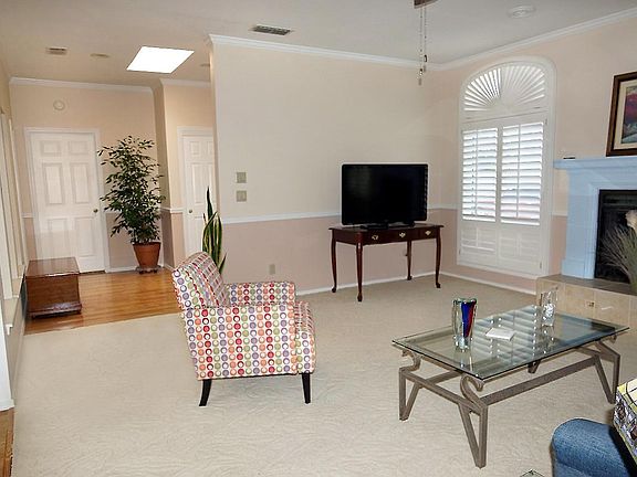 4th image of 2716 N Pennsylvania Ave APT 35