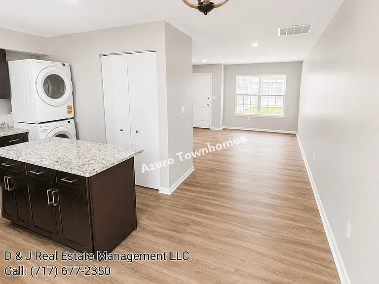 12050-3 School St — Photo 5
