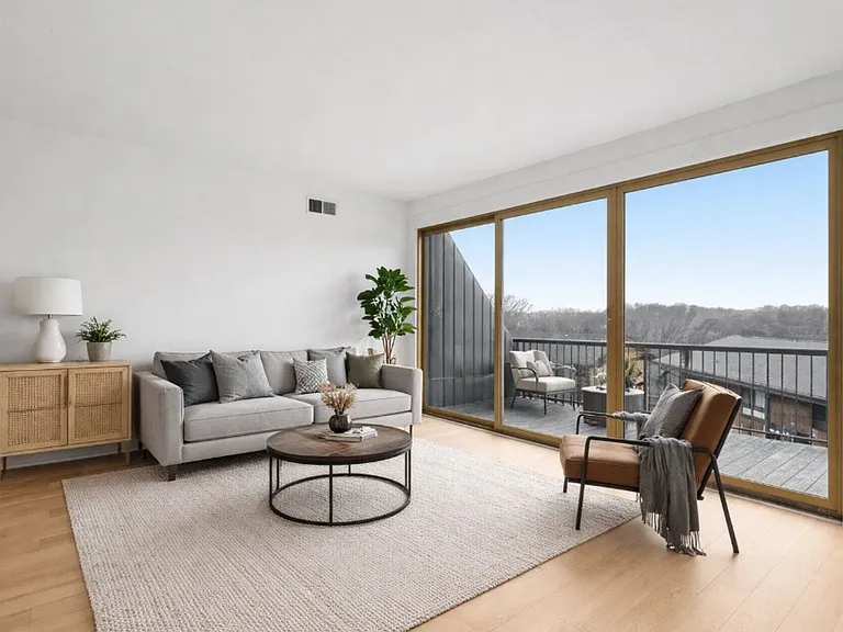 Village in the Park Apartments — Photo 11