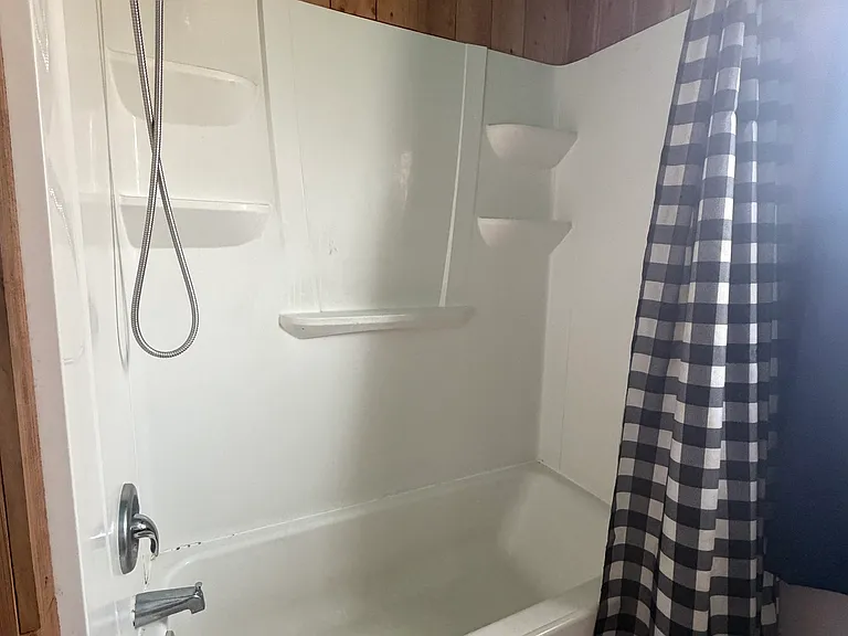 1045 Gridley Dr — Photo 10
