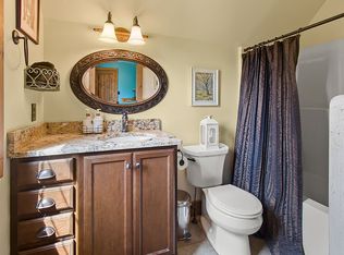 5 Carriage Ln, Newark, DE 19711