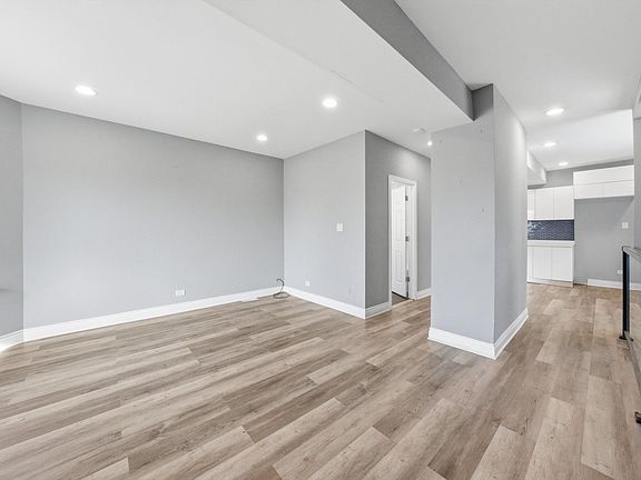 3rd image of 1414 W 73rd Pl