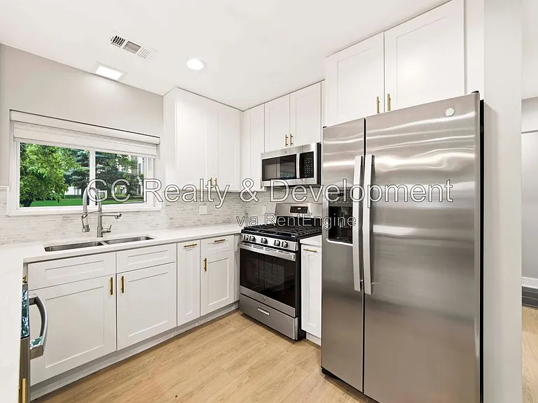 27W180 Cooley Ave #1 — Photo 5