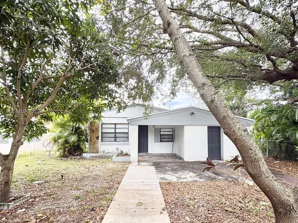 1332 NE 177th St, North Miami Beach, FL 33162