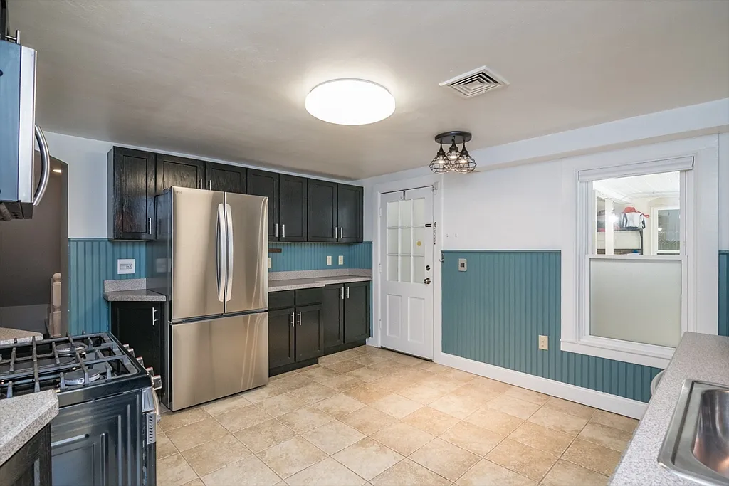 2 bed, 2.0 bath, 1727 sqft, $2,500 — Photo 4