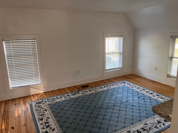 104 E Main St APT 200