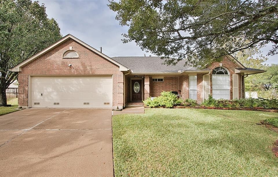 1st image of 2703 N Larkspur Cir