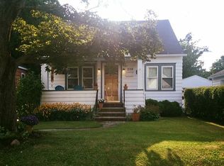 220 Clover Ridge Dr, Syracuse, NY 13206