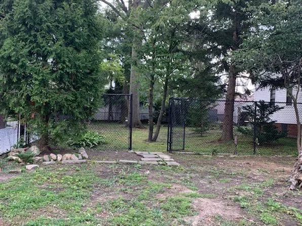 Waterbury Rd, Lakewood, OH 44107
