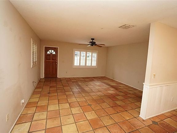 4th image of 4740 Drummond Ln