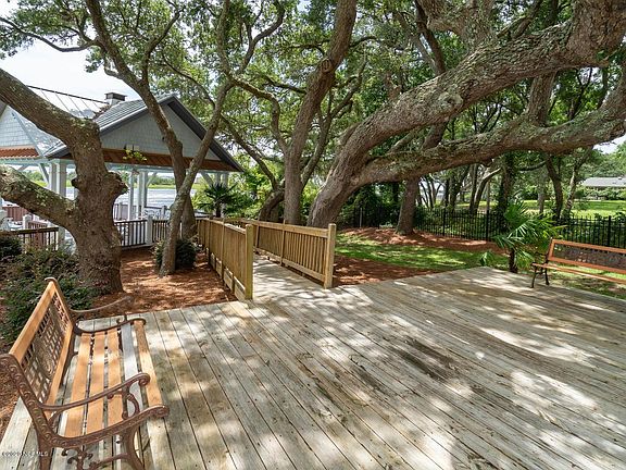 5th image of 3327 Stone Crab Ct SW