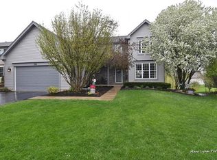 306 Berkshire Ct, Sugar Grove, IL 60554