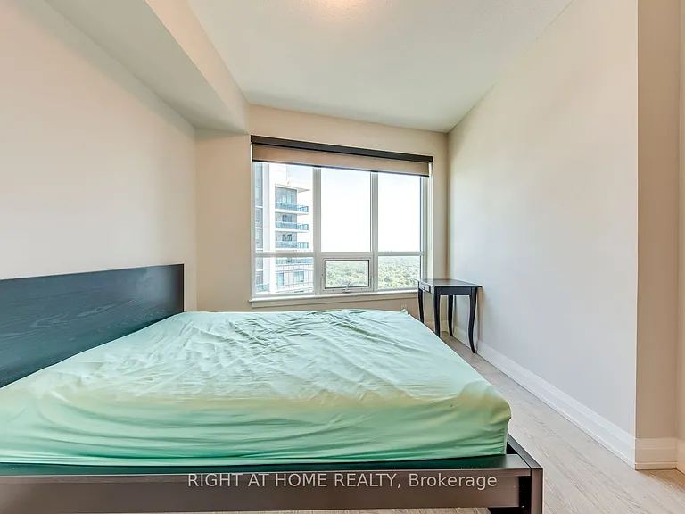 7171 Yonge St #2415 — Photo 9
