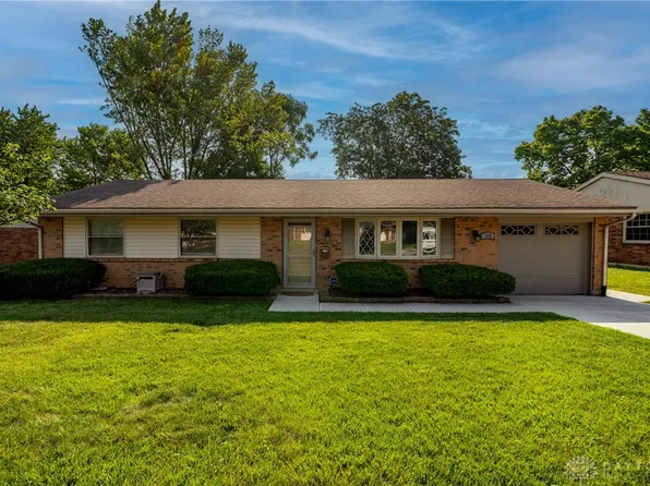 132 Grantwood Dr, Dayton, OH 45449