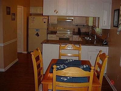 5th image of 204 Westminster Dr