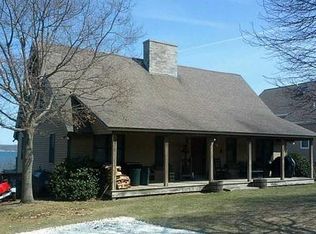 25 Karen St, Portsmouth, RI 02871